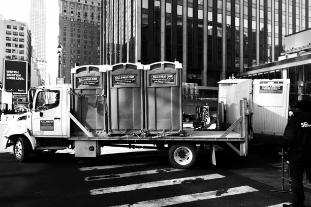 Best Affordable porta potty rental  in Swansea, IL
